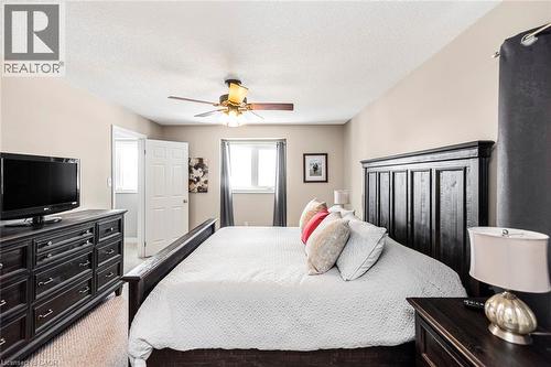 43 Buchanan Drive, Caledonia, ON - Indoor Photo Showing Bedroom