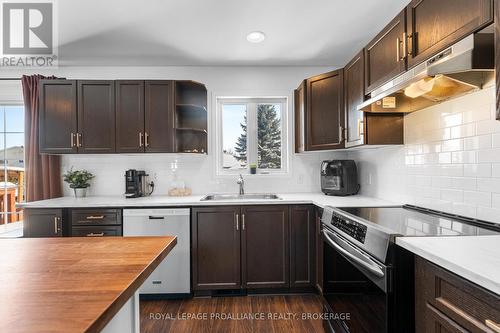 343 Sunrise Crescent, Kingston (East Gardiners Rd), ON - Indoor Photo Showing Kitchen With Stainless Steel Kitchen