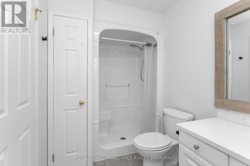 343 Sunrise Crescent, Kingston (East Gardiners Rd), ON - Indoor Photo Showing Bathroom
