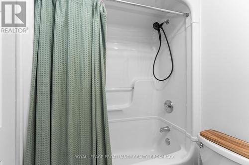 343 Sunrise Crescent, Kingston (East Gardiners Rd), ON - Indoor Photo Showing Bathroom