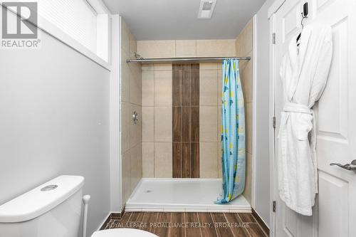 343 Sunrise Crescent, Kingston (East Gardiners Rd), ON - Indoor Photo Showing Bathroom