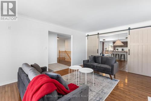 343 Sunrise Crescent, Kingston (East Gardiners Rd), ON - Indoor Photo Showing Living Room