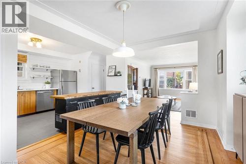 263 Houghton Avenue S, Hamilton, ON - Indoor Photo Showing Dining Room