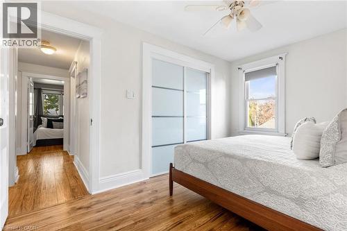 263 Houghton Avenue S, Hamilton, ON - Indoor Photo Showing Bedroom