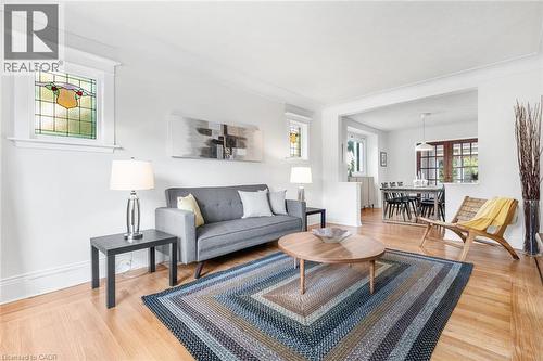 263 Houghton Avenue S, Hamilton, ON - Indoor Photo Showing Living Room
