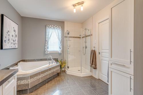 Bathroom - 2013 Ch. Des Habitations-Des-Monts, Saint-Sauveur, QC - Indoor Photo Showing Bathroom