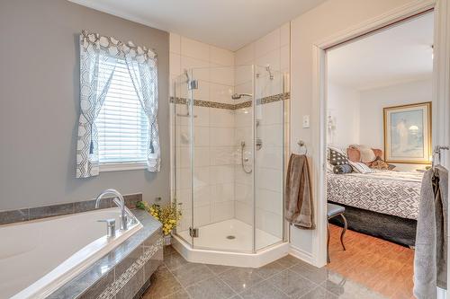 Bathroom - 2013 Ch. Des Habitations-Des-Monts, Saint-Sauveur, QC - Indoor Photo Showing Bathroom