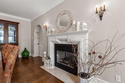 Salle à manger - 98 Ch. De La Sève, Rigaud, QC - Indoor Photo Showing Living Room With Fireplace