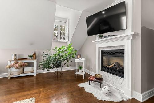 Chambre à coucher principale - 98 Ch. De La Sève, Rigaud, QC - Indoor Photo Showing Living Room With Fireplace