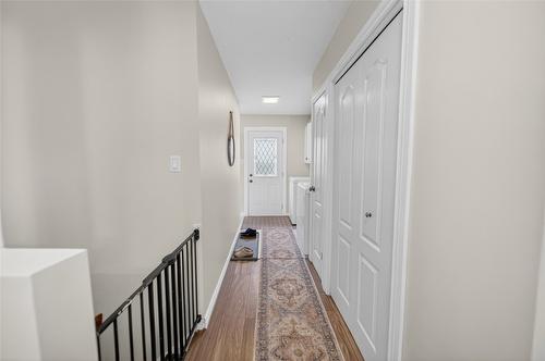 1020 19Th Avenue, Cranbrook, BC - Indoor Photo Showing Other Room