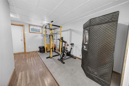 1020 19Th Avenue, Cranbrook, BC - Indoor Photo Showing Gym Room