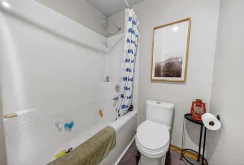 1020 19Th Avenue, Cranbrook, BC - Indoor Photo Showing Bathroom
