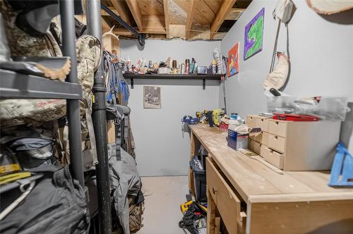 1020 19Th Avenue, Cranbrook, BC - Indoor Photo Showing Other Room