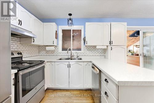 1442 Quin Mo Lac Road, Tweed (Hungerford (Twp)), ON - Indoor Photo Showing Kitchen With Double Sink With Upgraded Kitchen