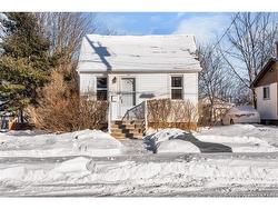 195 Second AVE  Moncton, NB E1C 7Y5