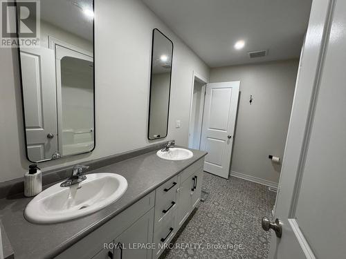 5pce upper level bath - 11 Violet Street, St. Catharines (Grapeview), ON - Indoor Photo Showing Bathroom