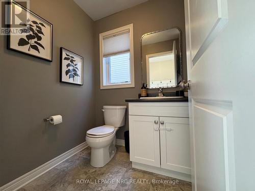 2pce bath main floor - 11 Violet Street, St. Catharines (Grapeview), ON - Indoor Photo Showing Bathroom