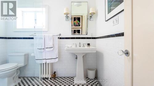 42 Lytton Boulevard, Toronto, ON - Indoor Photo Showing Bathroom