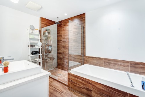 Salle de bains - 605-901 Rue De La Commune E., Montréal (Ville-Marie), QC - Indoor Photo Showing Bathroom