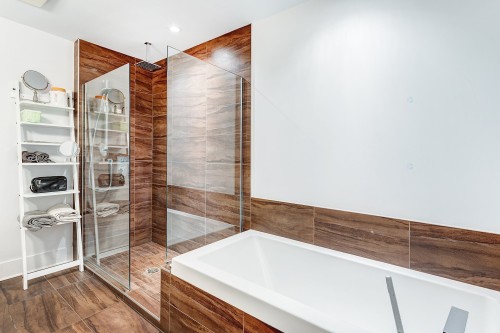 Salle de bains - 605-901 Rue De La Commune E., Montréal (Ville-Marie), QC - Indoor Photo Showing Bathroom