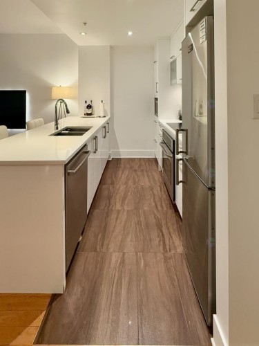 Cuisine - 605-901 Rue De La Commune E., Montréal (Ville-Marie), QC - Indoor Photo Showing Kitchen With Upgraded Kitchen