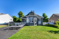 329 29e Avenue  Sainte-Marthe-Sur-Le-Lac, QC J0N 1P0