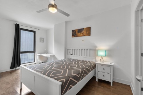 Chambre à coucher - 547-1414 Rue Chomedey, Montréal (Ville-Marie), QC - Indoor Photo Showing Bedroom