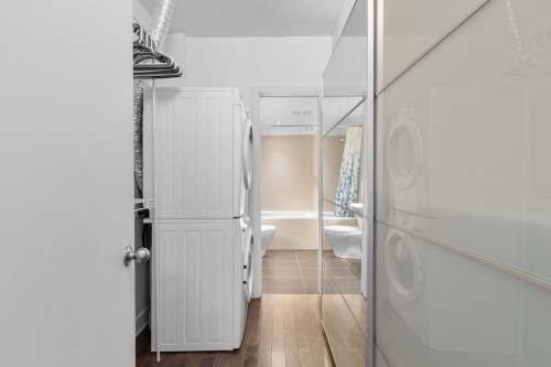 Salle de lavage - 547-1414 Rue Chomedey, Montréal (Ville-Marie), QC - Indoor