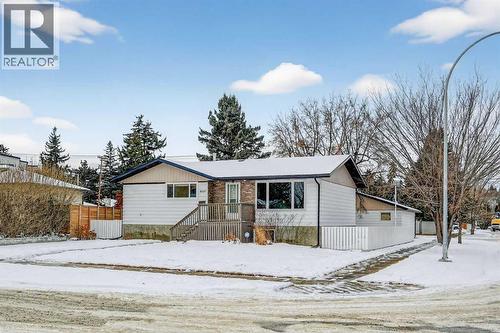 8527 Bowglen Road Nw, Calgary, AB - Outdoor