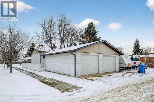 8527 Bowglen Road Nw, Calgary, AB - Outdoor