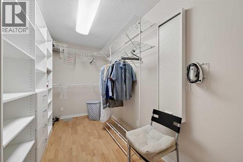 8527 Bowglen Road Nw, Calgary, AB - Indoor With Storage