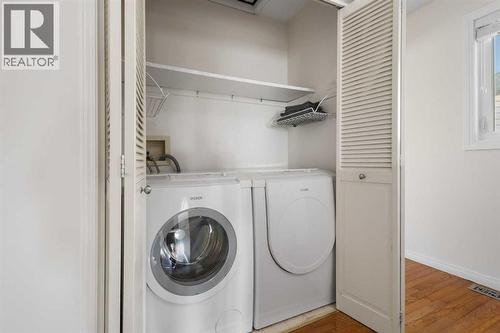 1629 29 Avenue Sw, Calgary, AB - Indoor Photo Showing Laundry Room