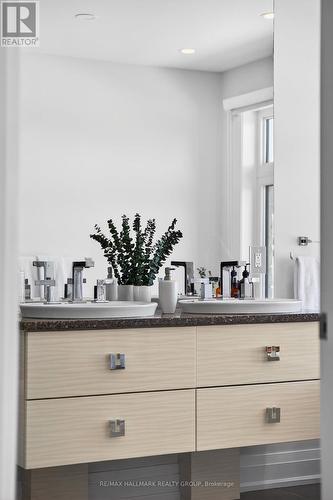 579 Foxview Place, Ottawa, ON - Indoor Photo Showing Bathroom