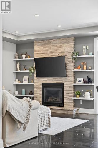 579 Foxview Place, Ottawa, ON - Indoor With Fireplace