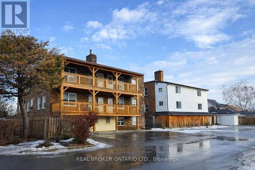 17 Louisa Street, Kitchener, ON - Outdoor