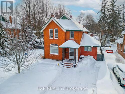 80 BURTON AVENUE  Barrie, ON L4N 2R6