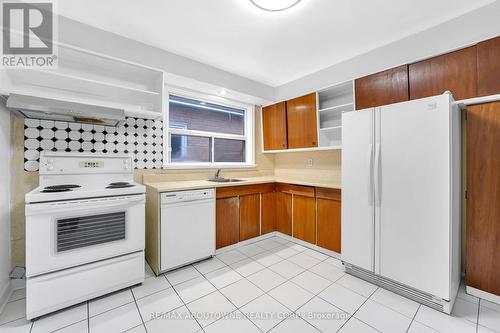 150 Thistle Down Boulevard, Toronto, ON - Indoor Photo Showing Kitchen