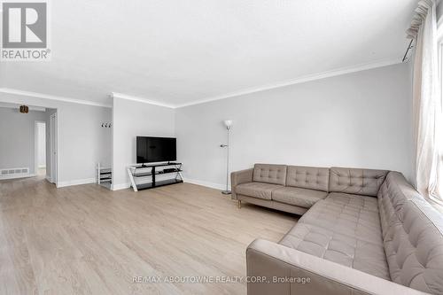 150 Thistle Down Boulevard, Toronto, ON - Indoor Photo Showing Living Room