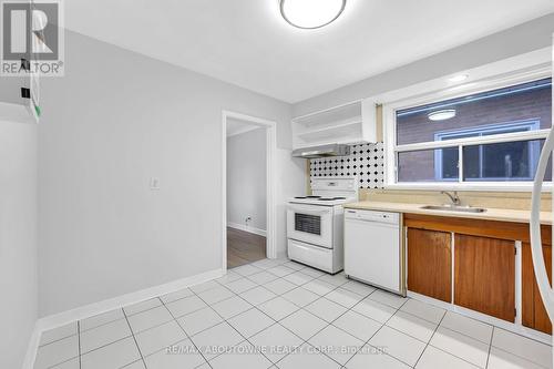 150 Thistle Down Boulevard, Toronto, ON - Indoor Photo Showing Kitchen