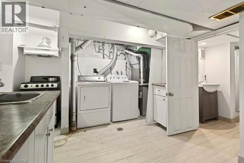 83 Haddon Avenue S, Hamilton, ON - Indoor Photo Showing Laundry Room