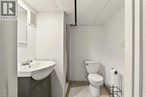 83 Haddon Avenue S, Hamilton, ON - Indoor Photo Showing Bathroom