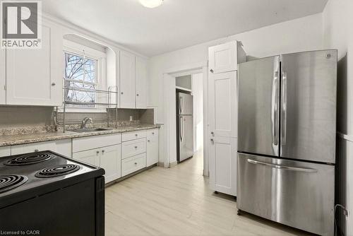 83 Haddon Avenue S, Hamilton, ON - Indoor Photo Showing Kitchen