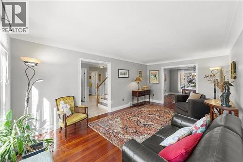 7 Templer Drive, Ancaster, ON - Indoor Photo Showing Living Room