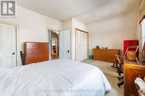 56 Grosvenor Avenue, Ottawa, ON - Indoor Photo Showing Bedroom