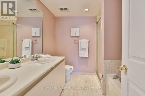 Primary Ensuite - 211 - 1800 The Collegeway, Mississauga, ON - Indoor Photo Showing Bathroom
