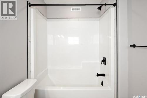 411 Yuel Crescent, Saskatoon, SK - Indoor Photo Showing Bathroom