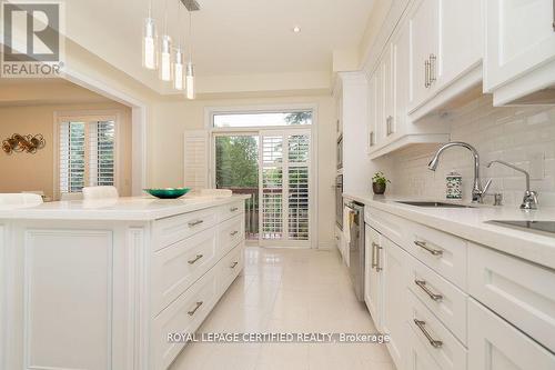 792 Glenbrook Avenue, Burlington, ON - Indoor Photo Showing Kitchen