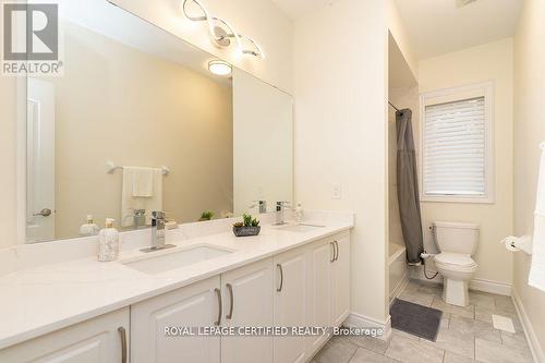 792 Glenbrook Avenue, Burlington, ON - Indoor Photo Showing Bathroom