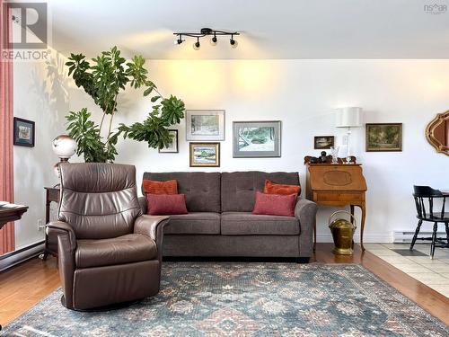 24 Rhodes Avenue, Amherst, NS - Indoor Photo Showing Living Room