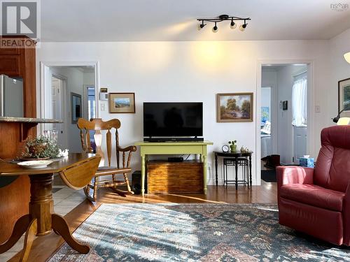 24 Rhodes Avenue, Amherst, NS - Indoor Photo Showing Living Room